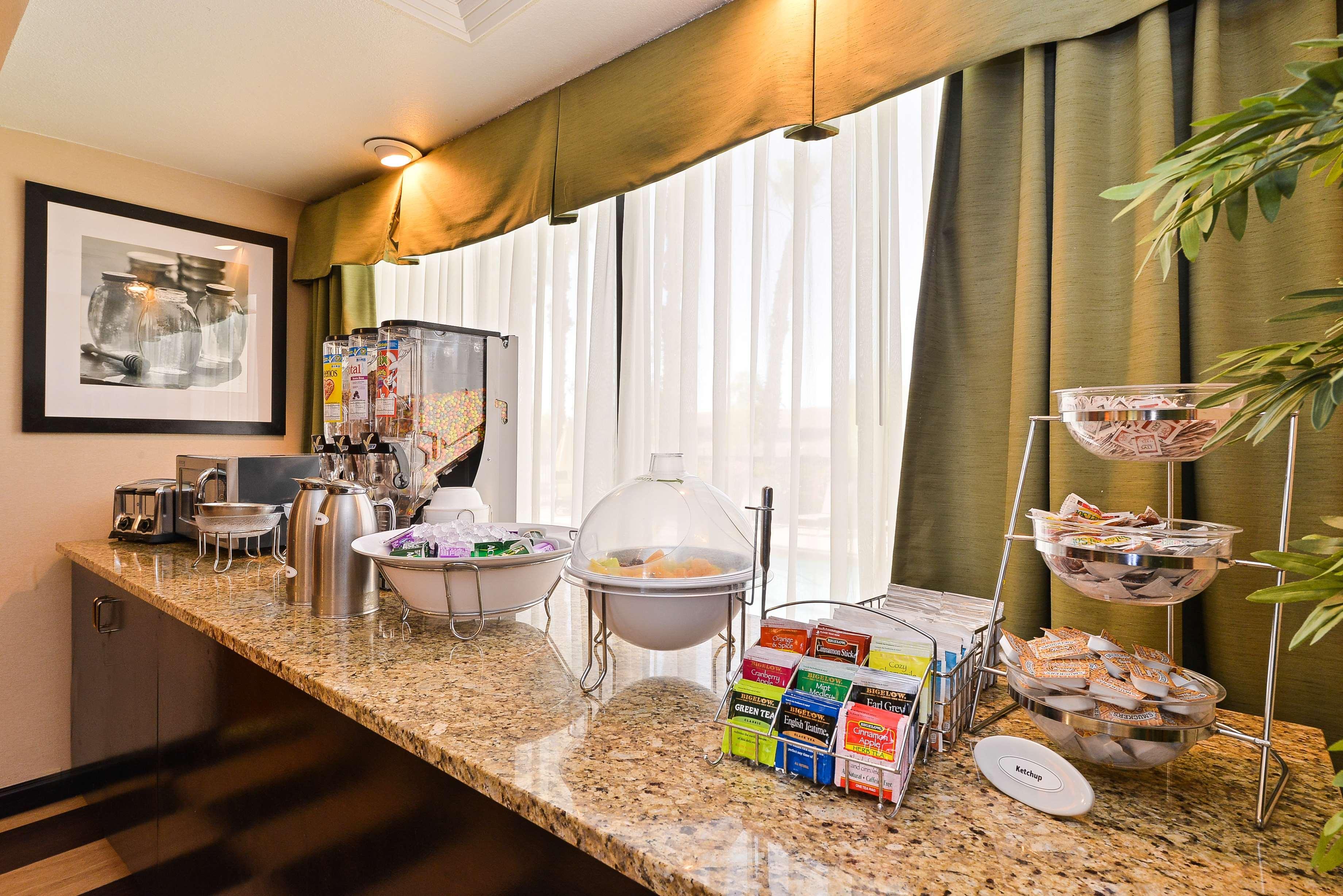 Best Western Plus Меса Екстериор снимка