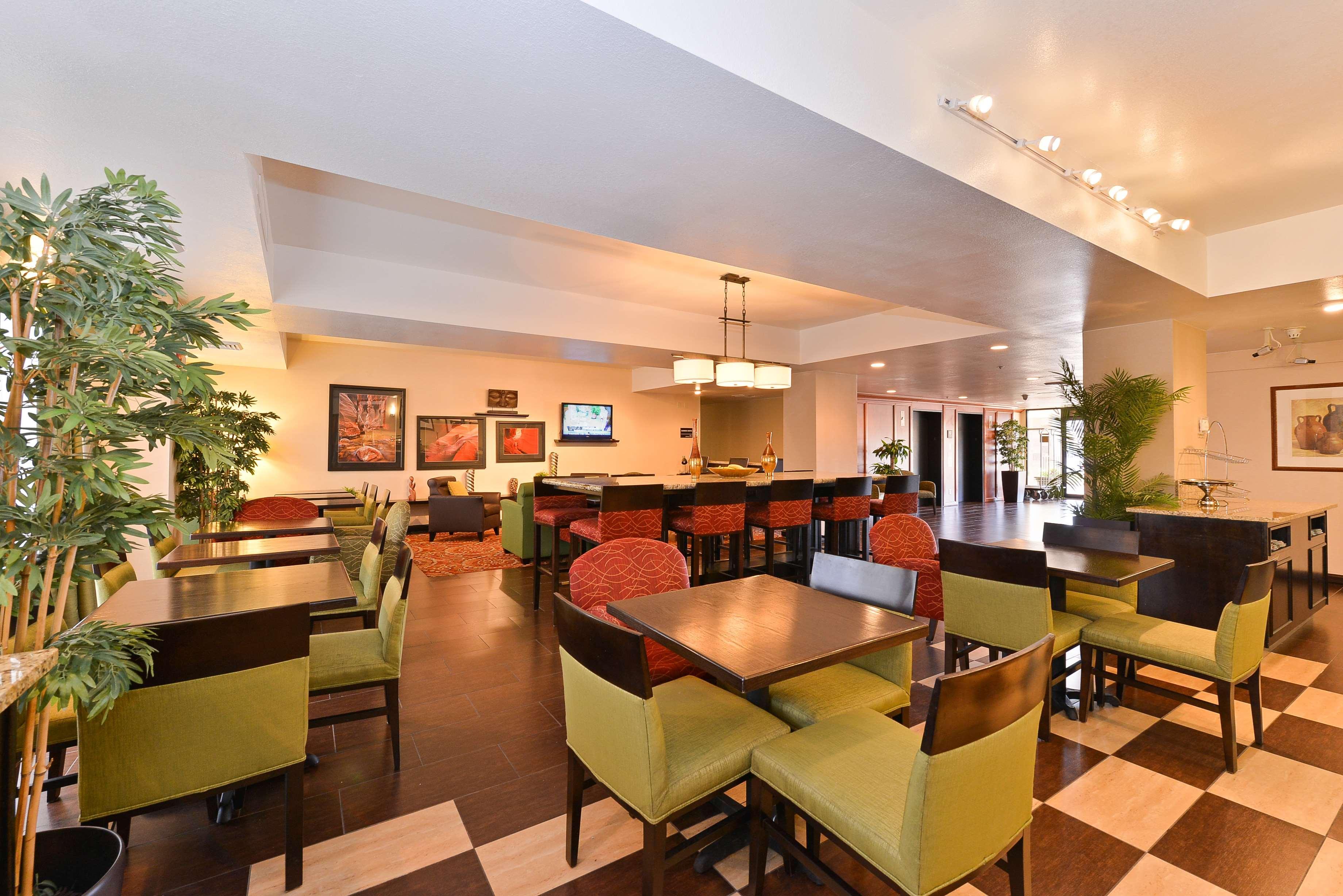 Best Western Plus Меса Екстериор снимка