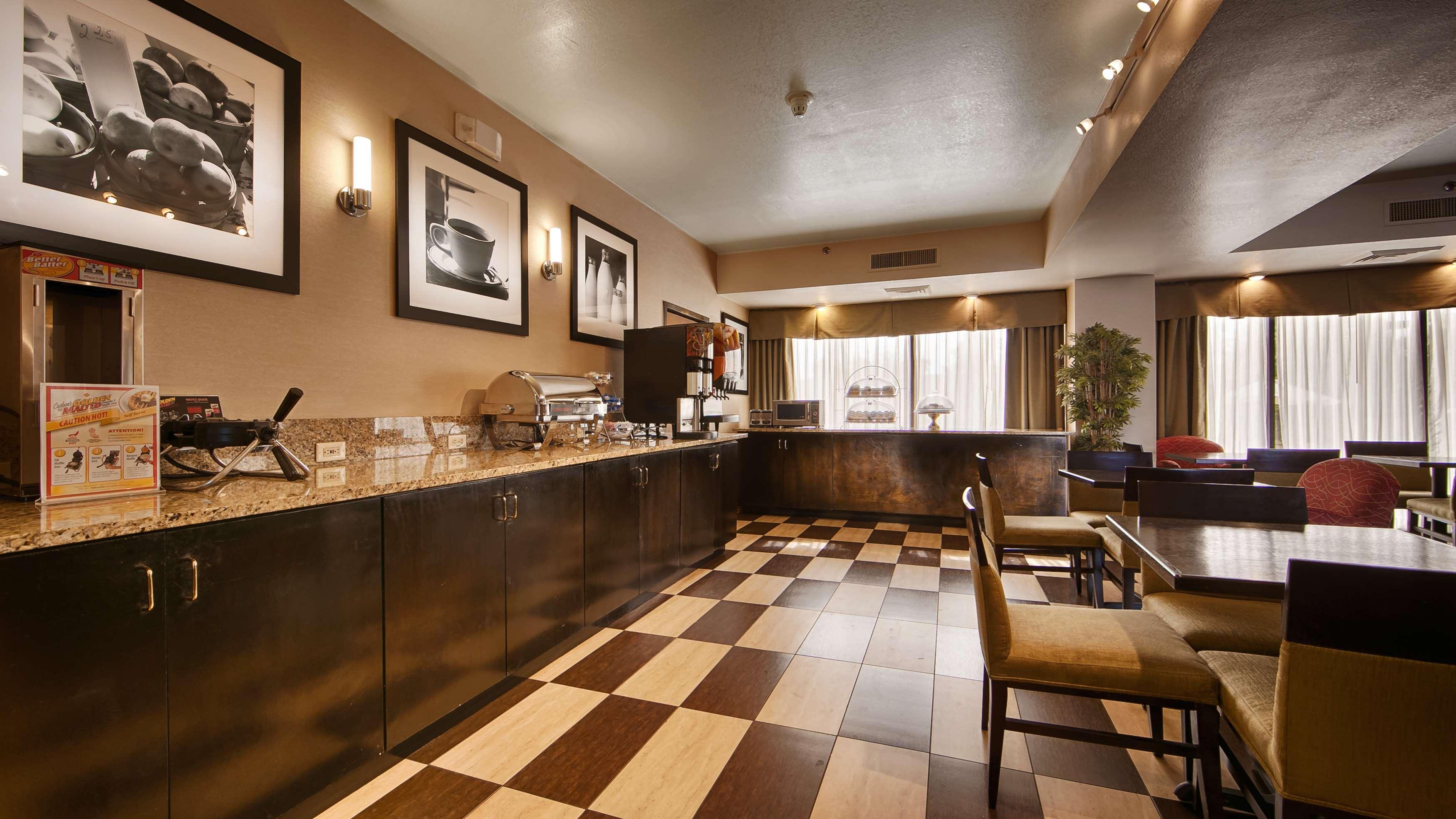 Best Western Plus Меса Екстериор снимка